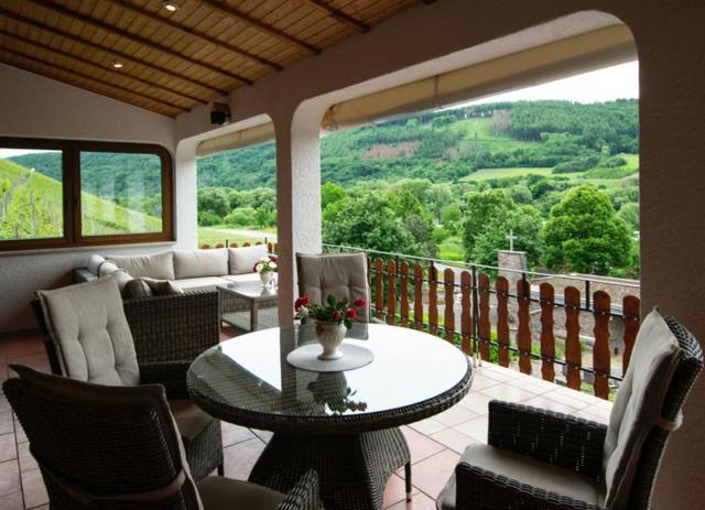 Wein Und Gastehaus Marlene Pohl Hotel Kinheim Ngoại thất bức ảnh