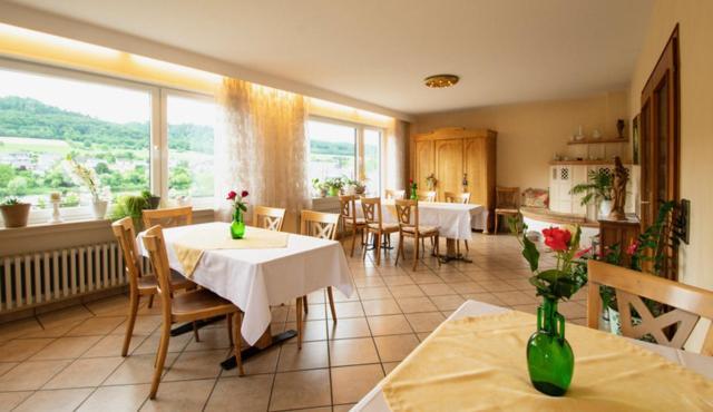 Wein Und Gastehaus Marlene Pohl Hotel Kinheim Ngoại thất bức ảnh