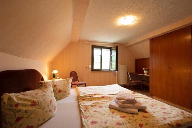Wein Und Gastehaus Marlene Pohl Hotel Kinheim Ngoại thất bức ảnh